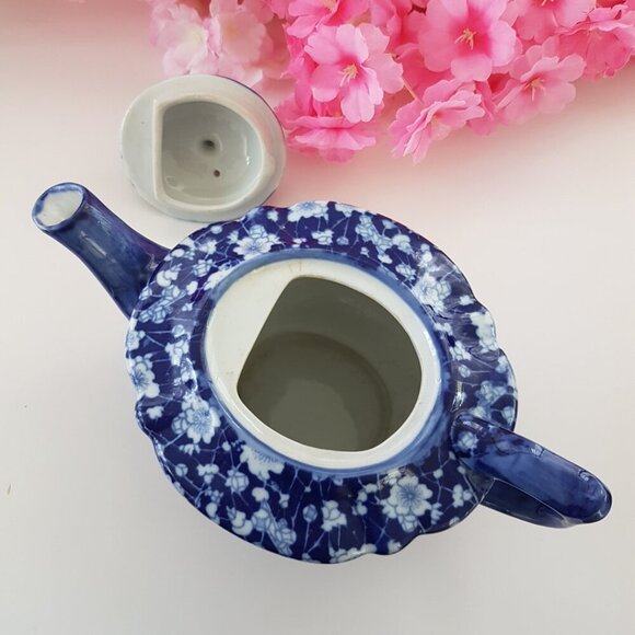 Blue & White Chelsea Art Pottery Chintz Teapot Christmas Gift for Tea Lover - Picture 9 of 11